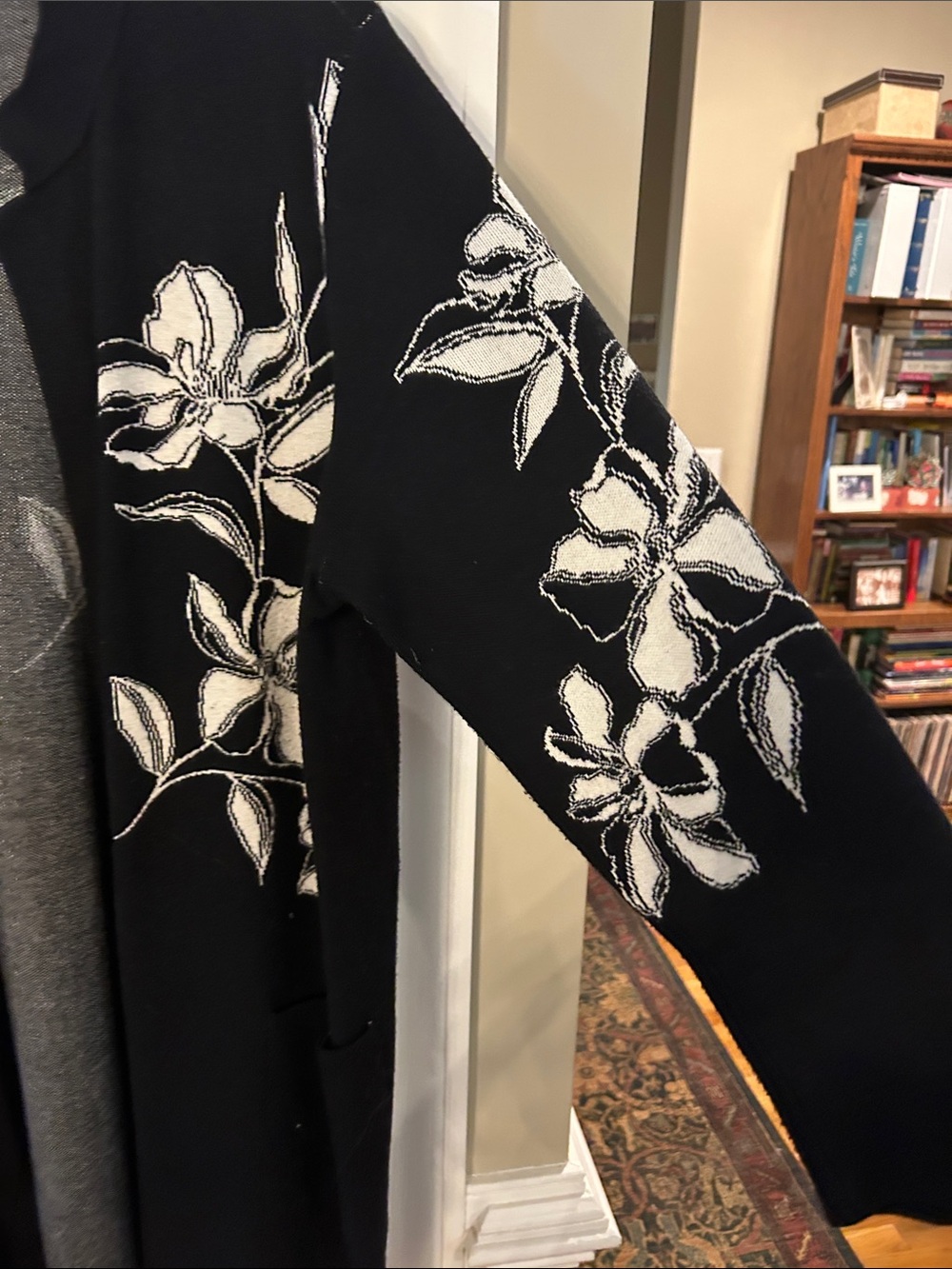Tahari Black Open-Front Cardigan with White/Cream Floral design - Picture 2 of 4